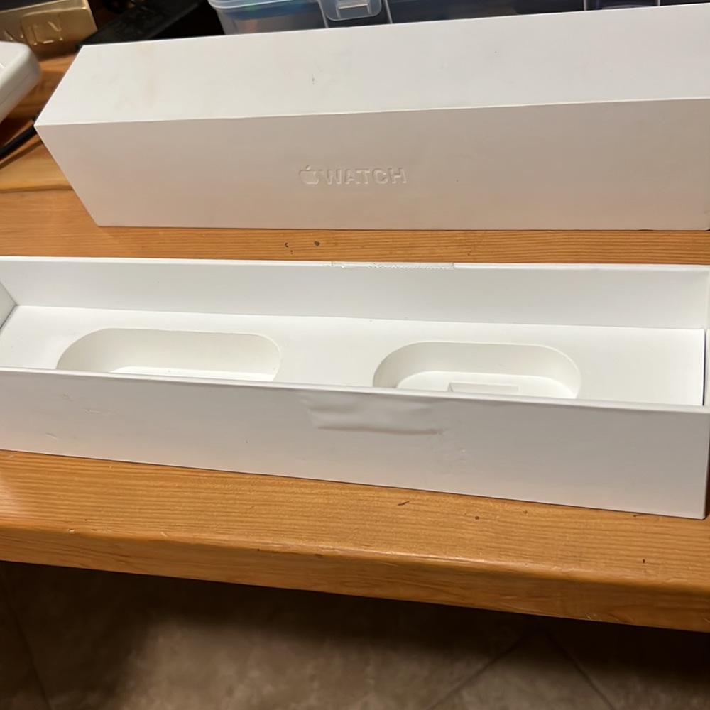 APPLE WATCH box - Picture 4 of 5